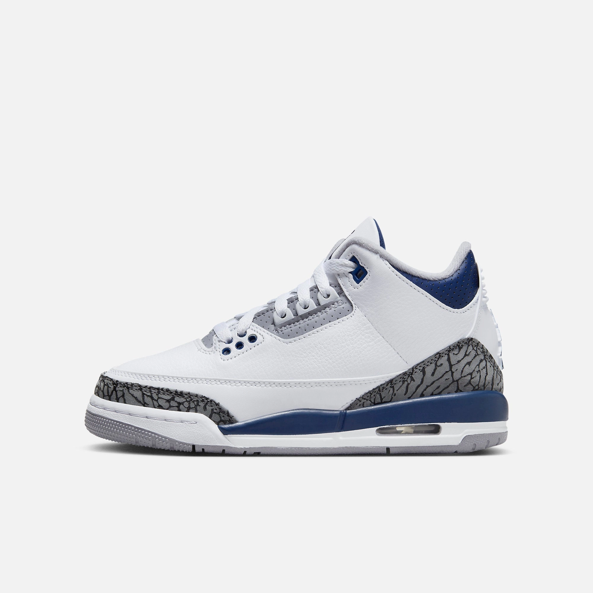 (GS) Air Jordan 3 Retro 'Midnight Navy' (2023) DM0967-140 form and motion modern pattern