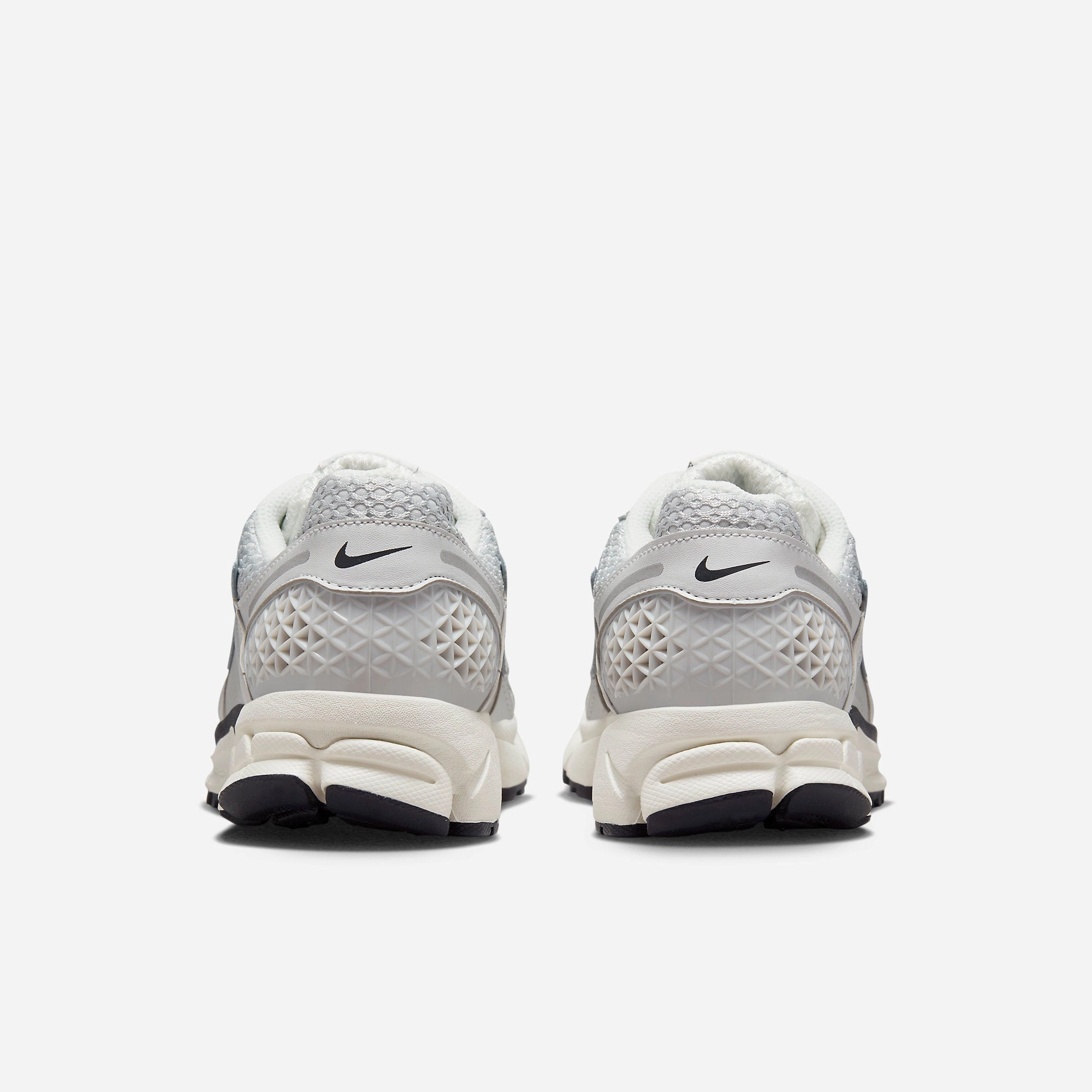 (Women's) Nike Zoom Vomero 5 'Photon Dust / Metallic Silver' (2023) FD0884-025 modular motionwear