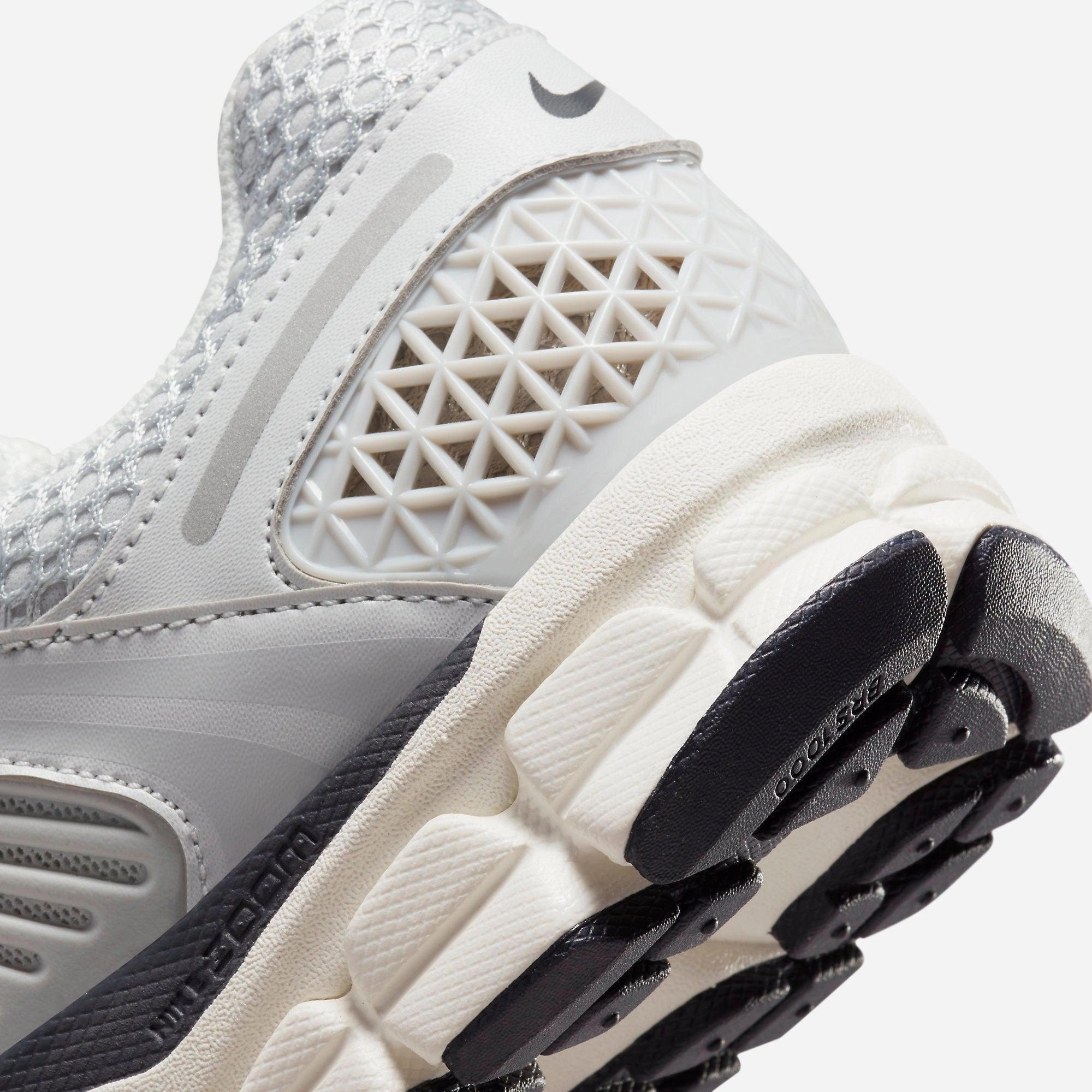 (Women's) Nike Zoom Vomero 5 'Photon Dust / Metallic Silver' (2023) FD0884-025 modular motionwear