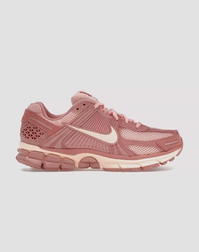 Activewear gear Nike Zoom Vomero 5 Fashion shows