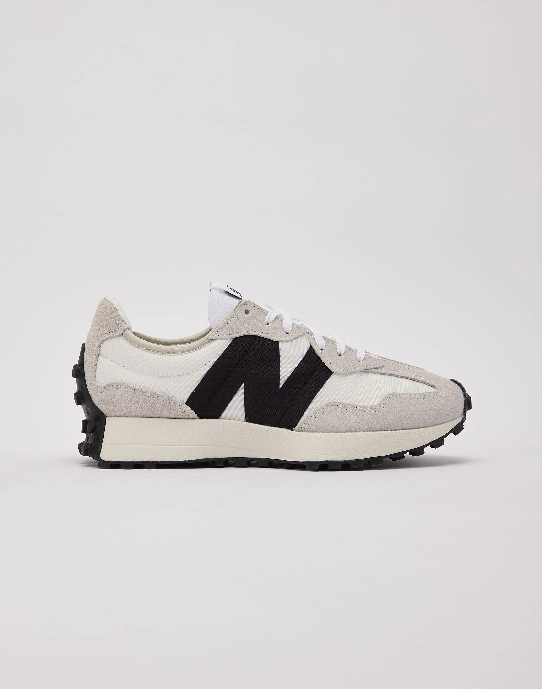 New Balance 327 Fashionable options Fashion swaps
