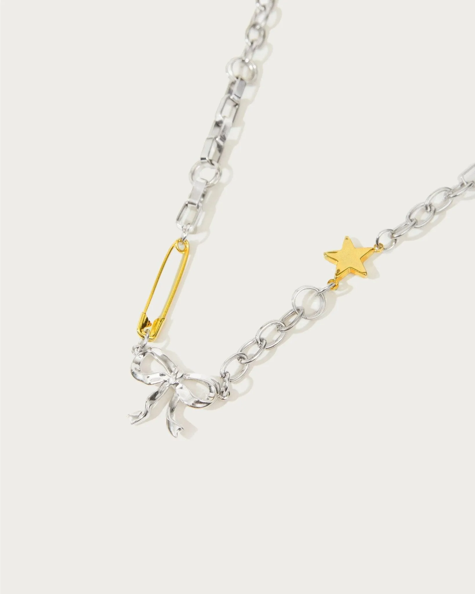 Bow Chain Necklace