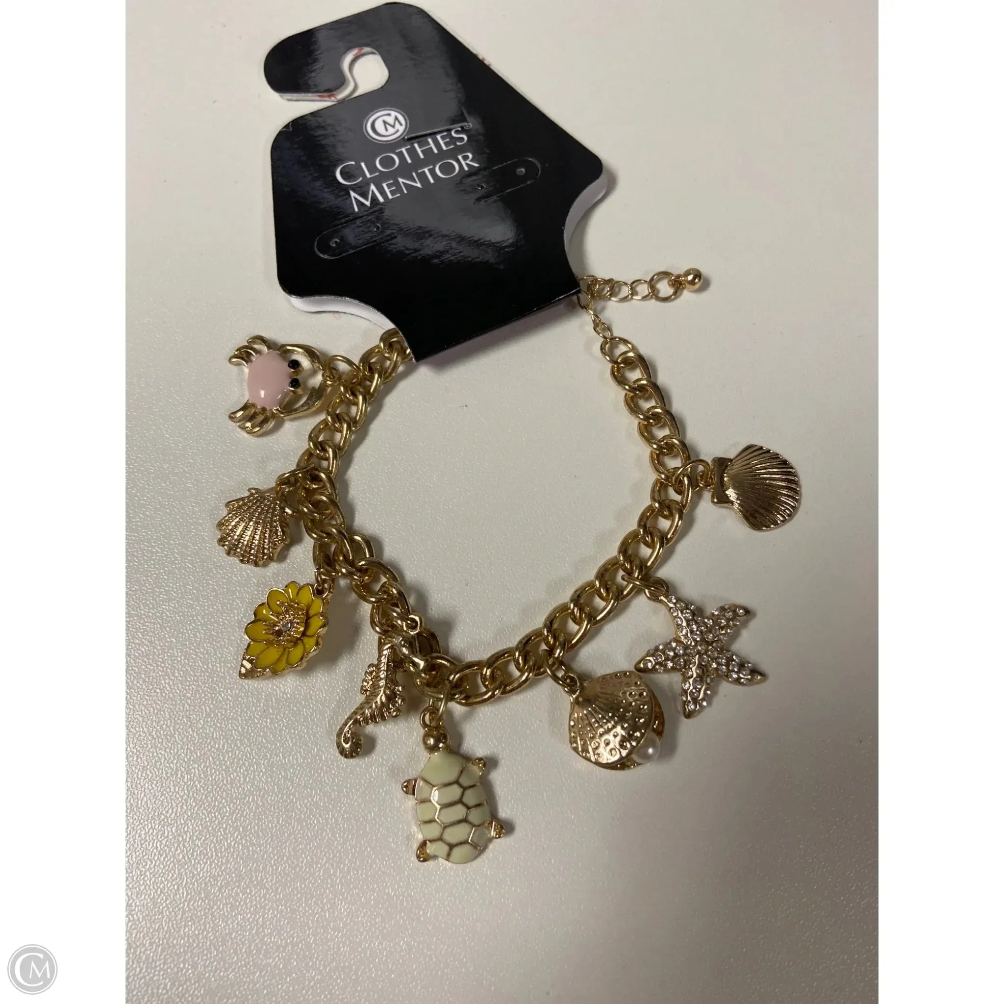 Bracelet Charm By Clothes Mentor, Size: 1
