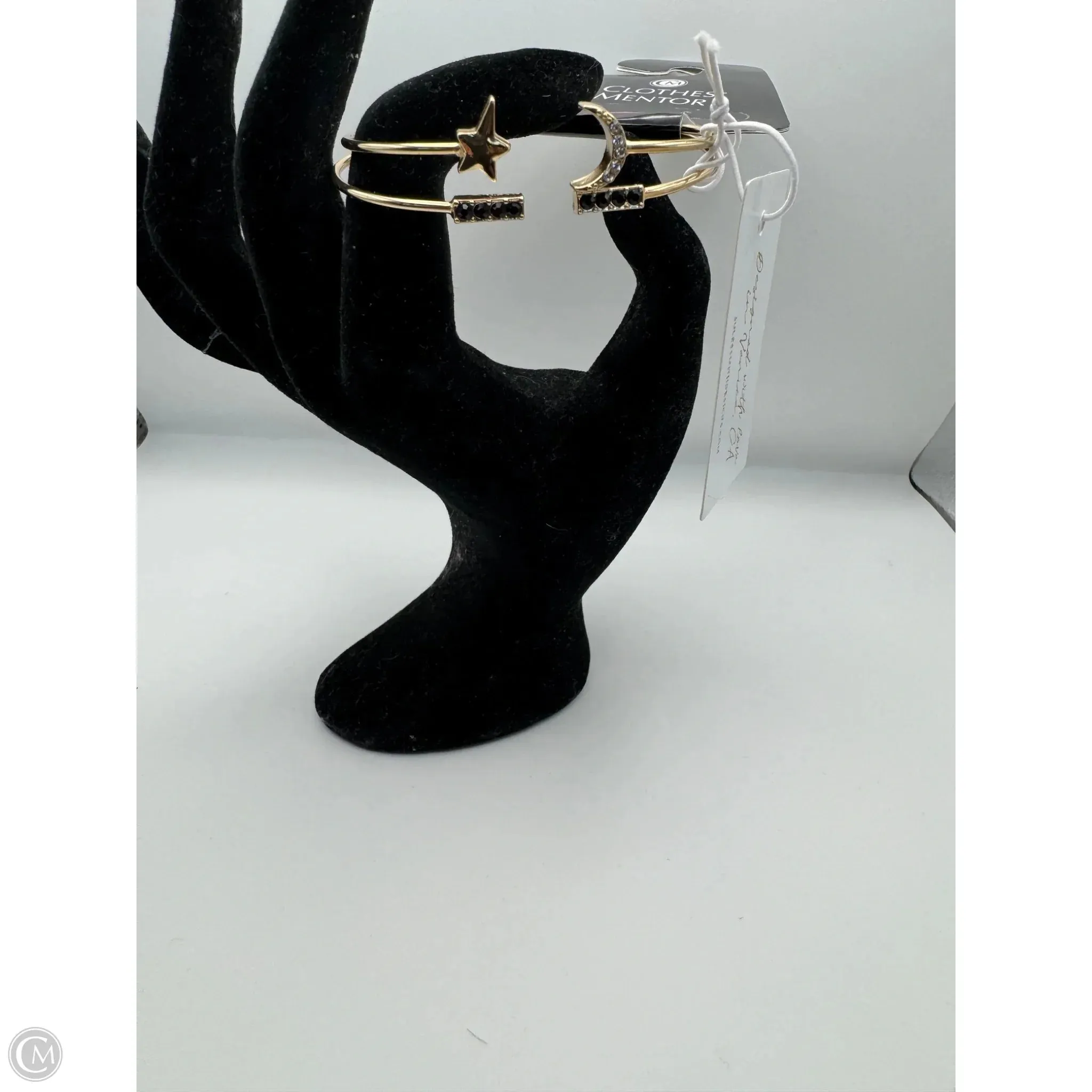 Bracelet Cuff By Clothes Mentor, Size: 02 Piece Set