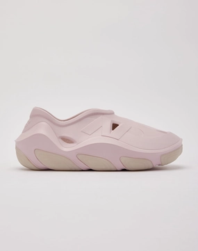 Business casual wear New Balance Fresh Foam X RCVRY Fashion trends