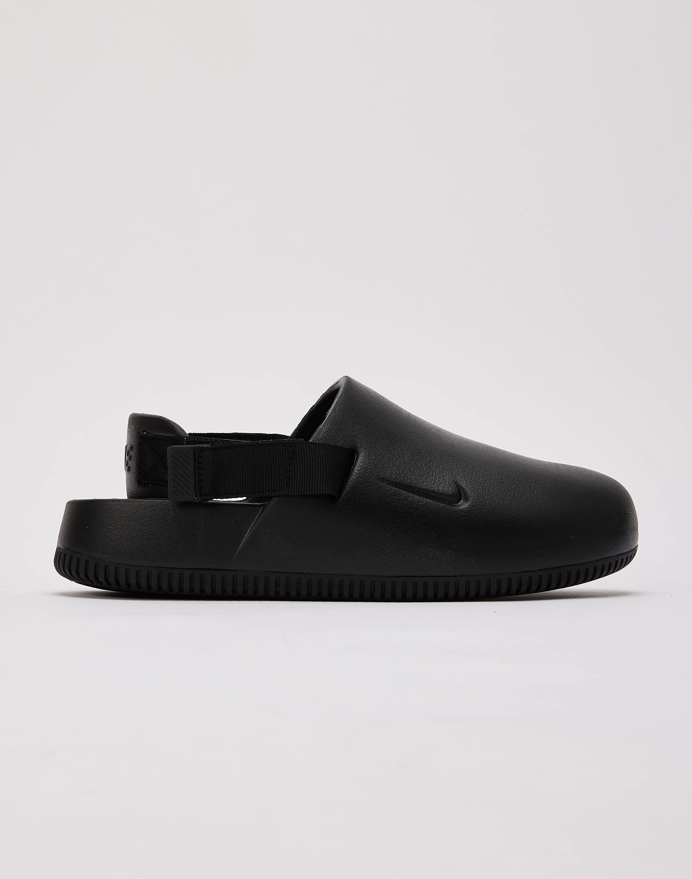 Fashion-forward items Nike Calm Mules Party wear