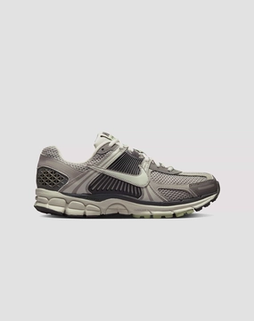 Comfortable apparel Nike Zoom Vomero 5 "Cobblestone/Light Bone" Patterned fashion (floral, stripes, etc.)
