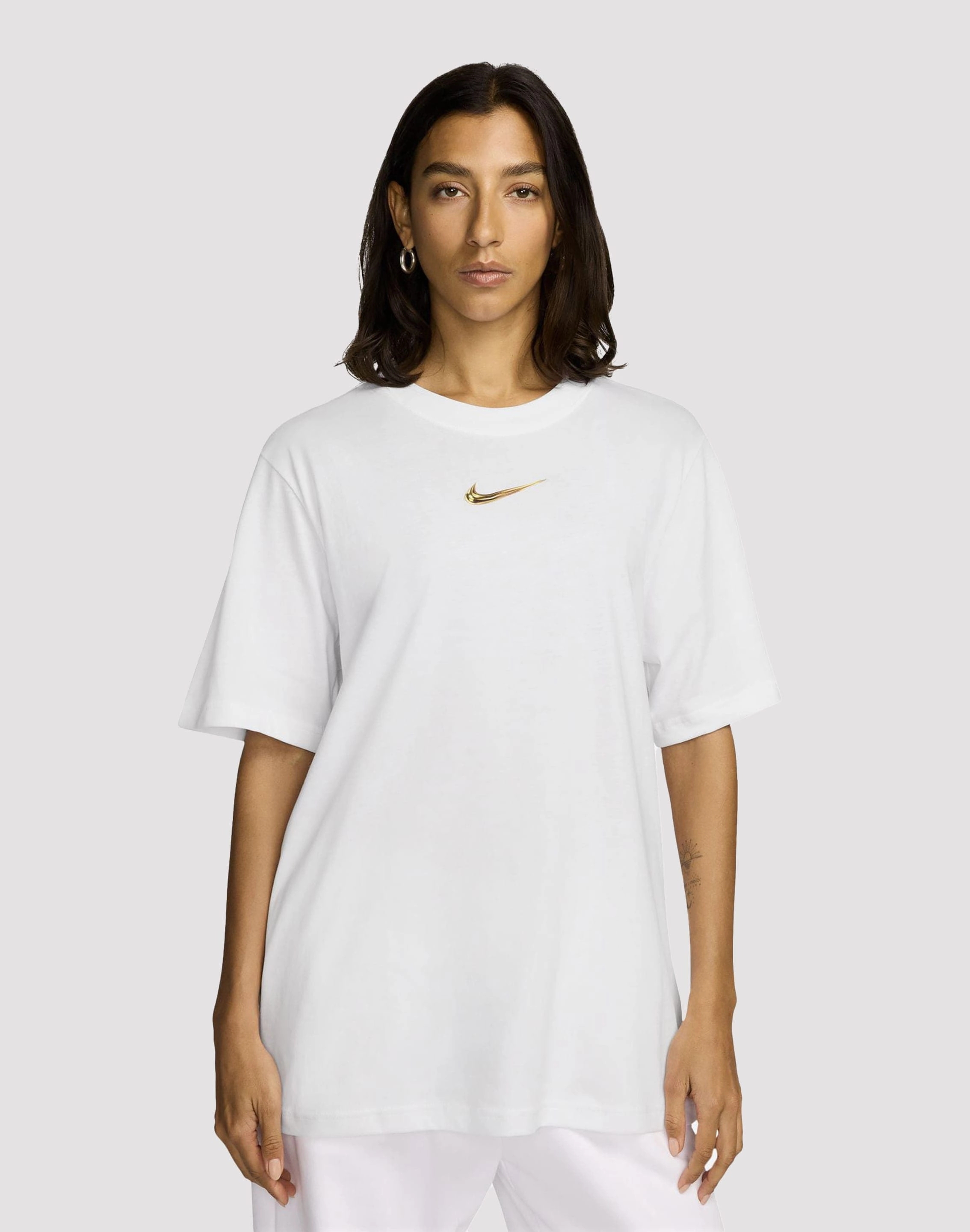 Nike Sportswear Short-Sleeve Tee Minimalist fashion Recycled fashion materials