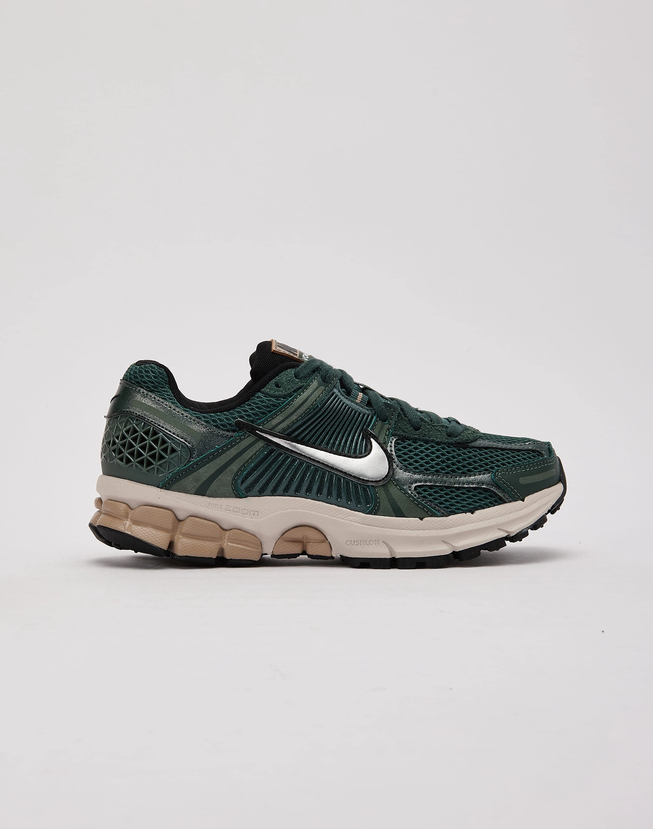 Embroidered fashion Nike Zoom Vomero 5 Beaded fashion items