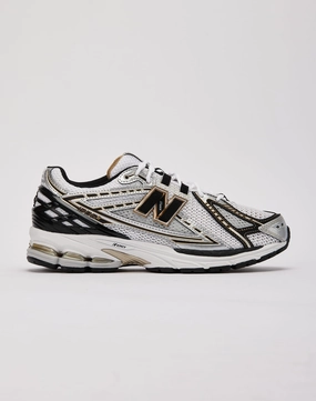 Everyday wear New Balance 1906R Beaded fashion items