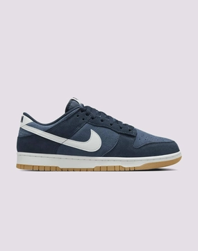 Fashion essentials Nike Dunk Low SE Fashionable options