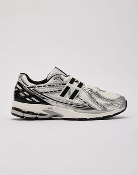 Fashion-forward items New Balance 1906R Fashion-forward items