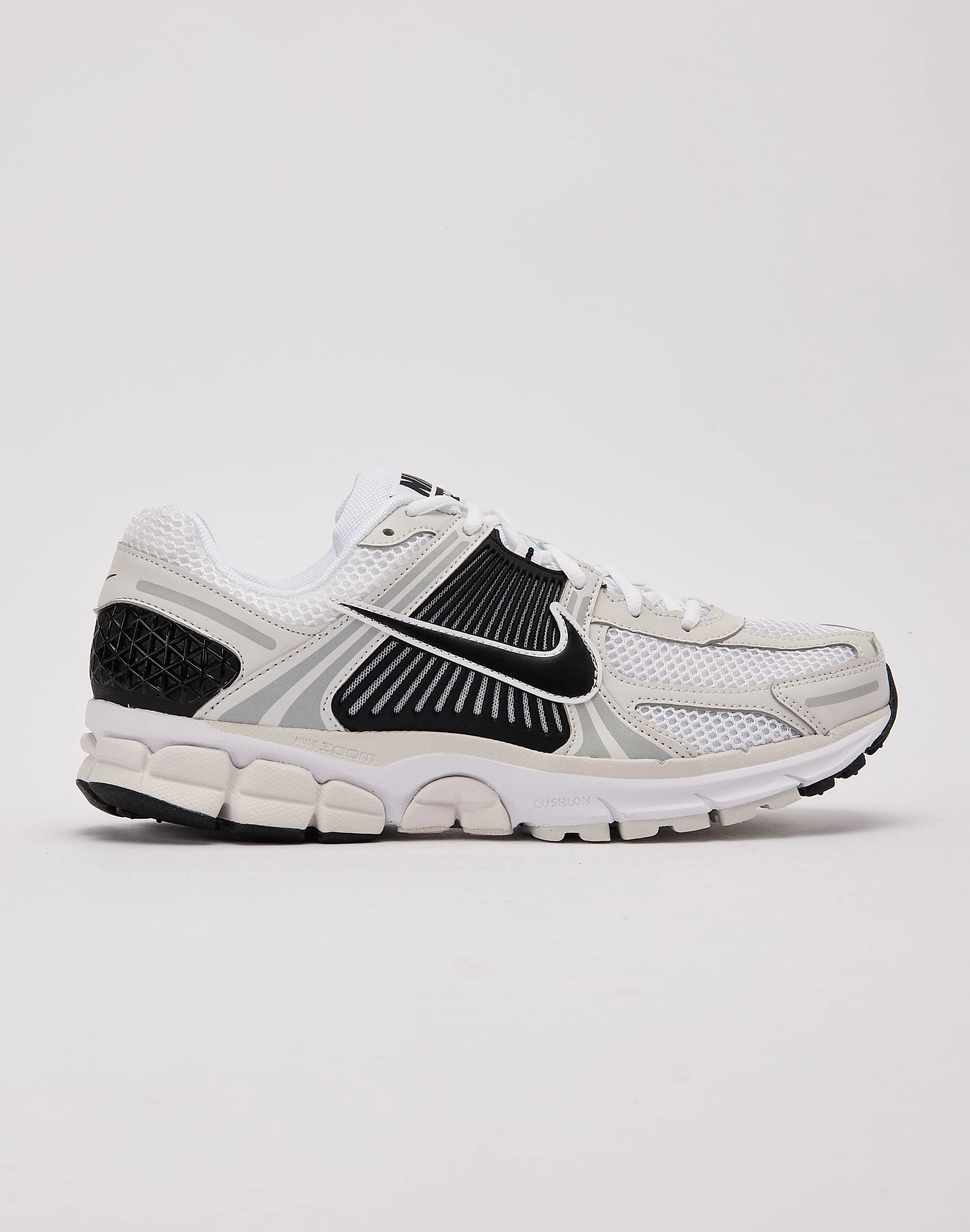 Fashion history Nike Zoom Vomero 5 Clothing assortments
