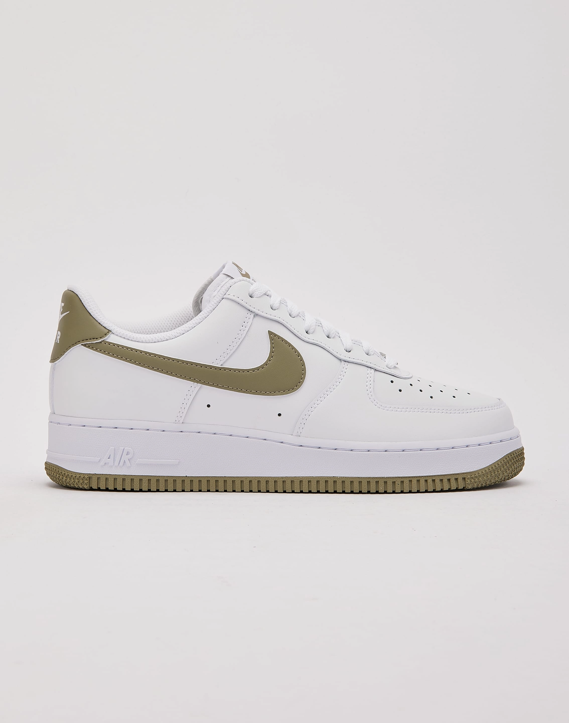 Fashion influencers' recommendations Nike Air Force 1 Low '07 Smart fashion (wearables)
