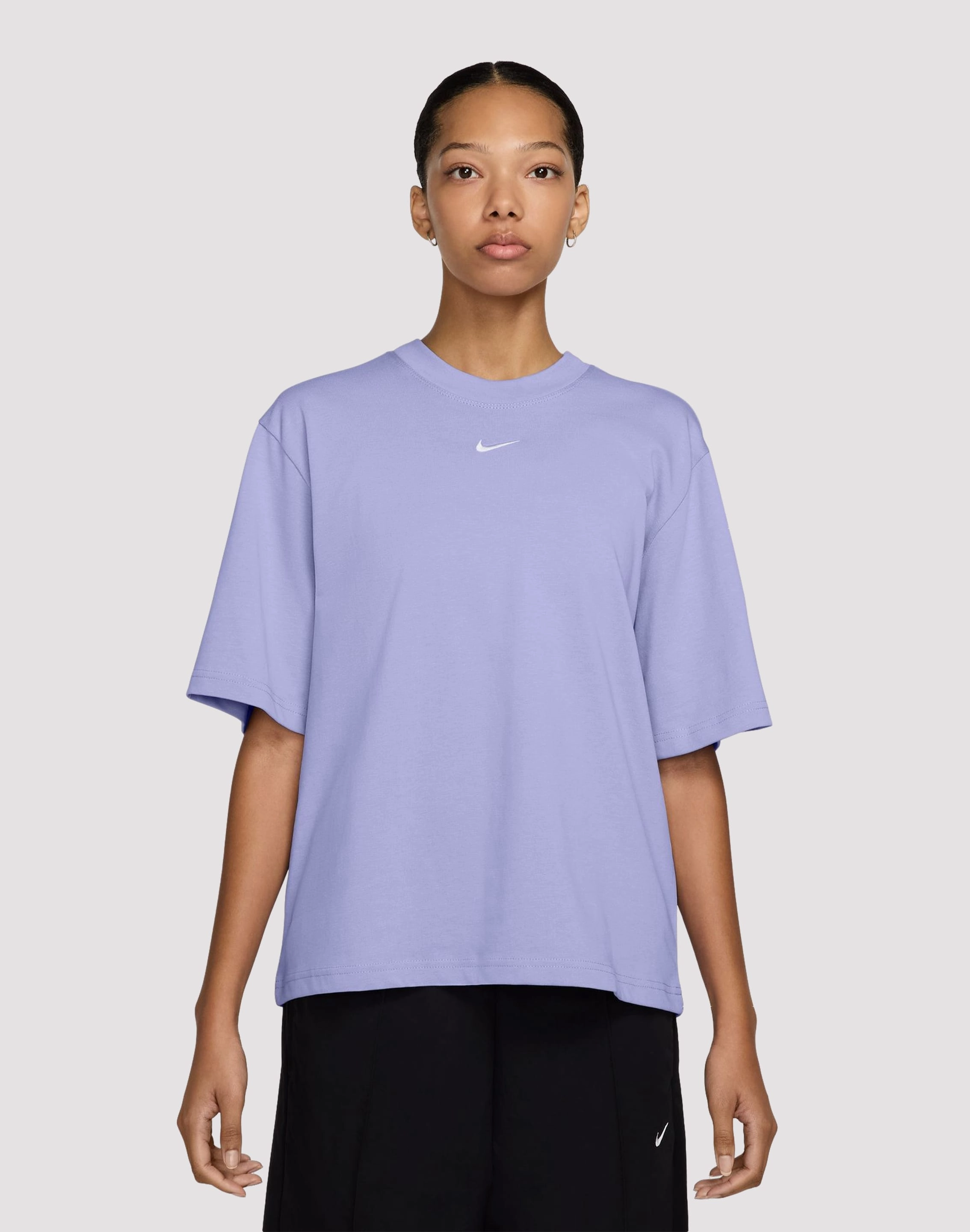Fashion inspiration Nike Sportswear Essential Boxy Tee Fashion events