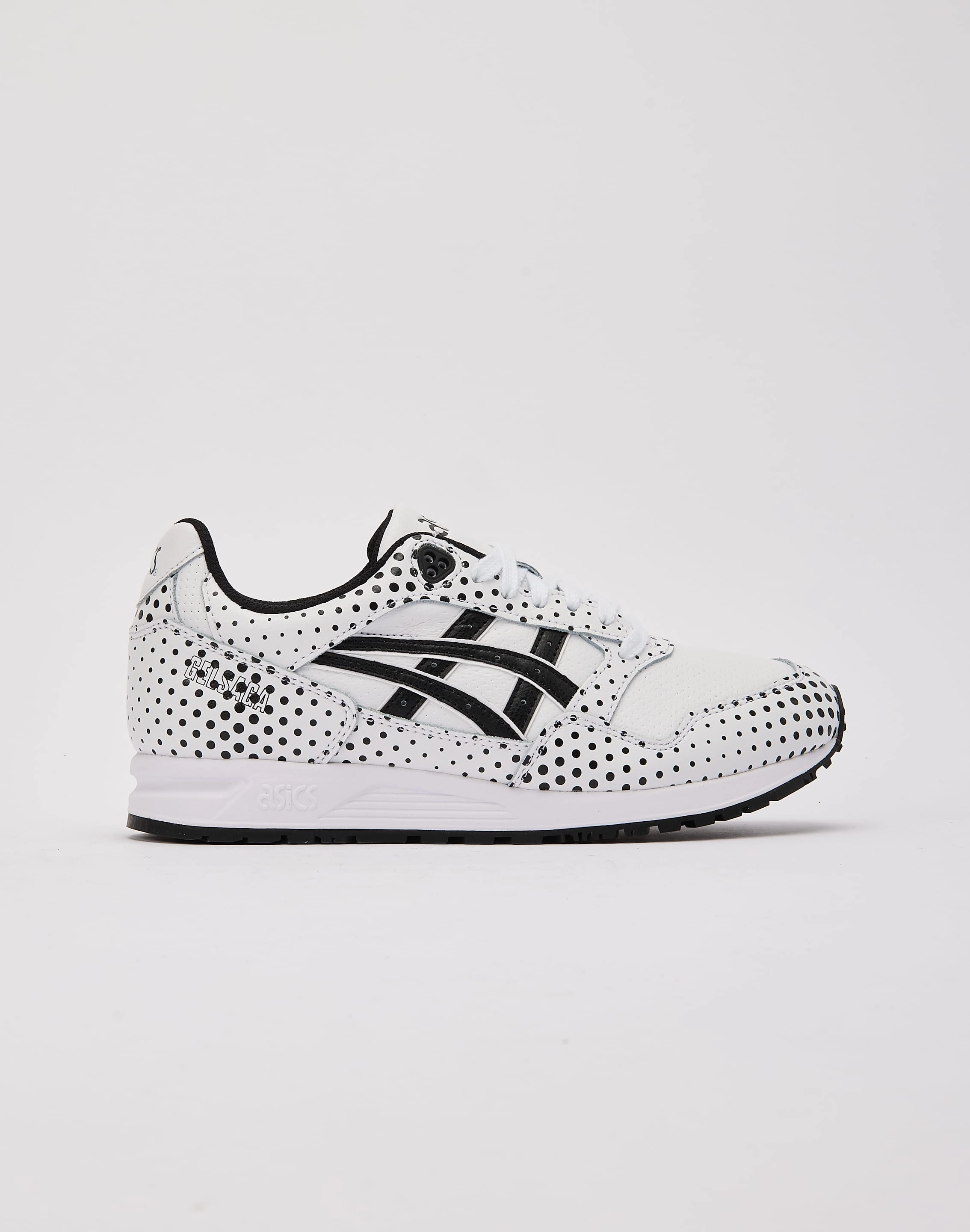 Fashion models Asics GEL-SAGA Ethical fashion choices
