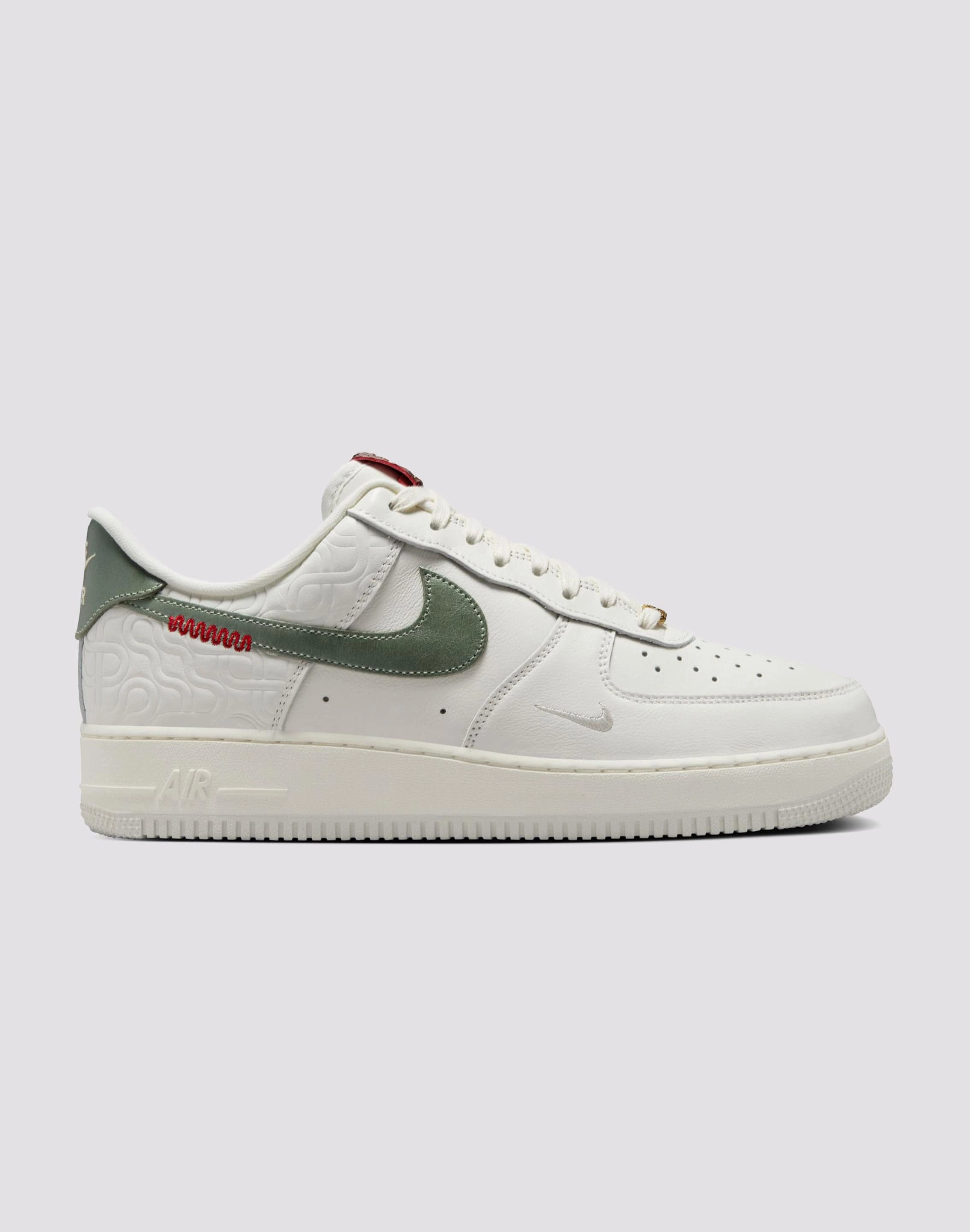 Fashion must - haves Nike Air Force 1 '07 Fashion swaps