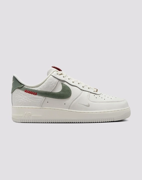 Fashion must - haves Nike Air Force 1 '07 Fashion swaps