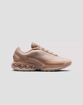 Fashion must - haves Nike Air Max Dn Smart casual wear