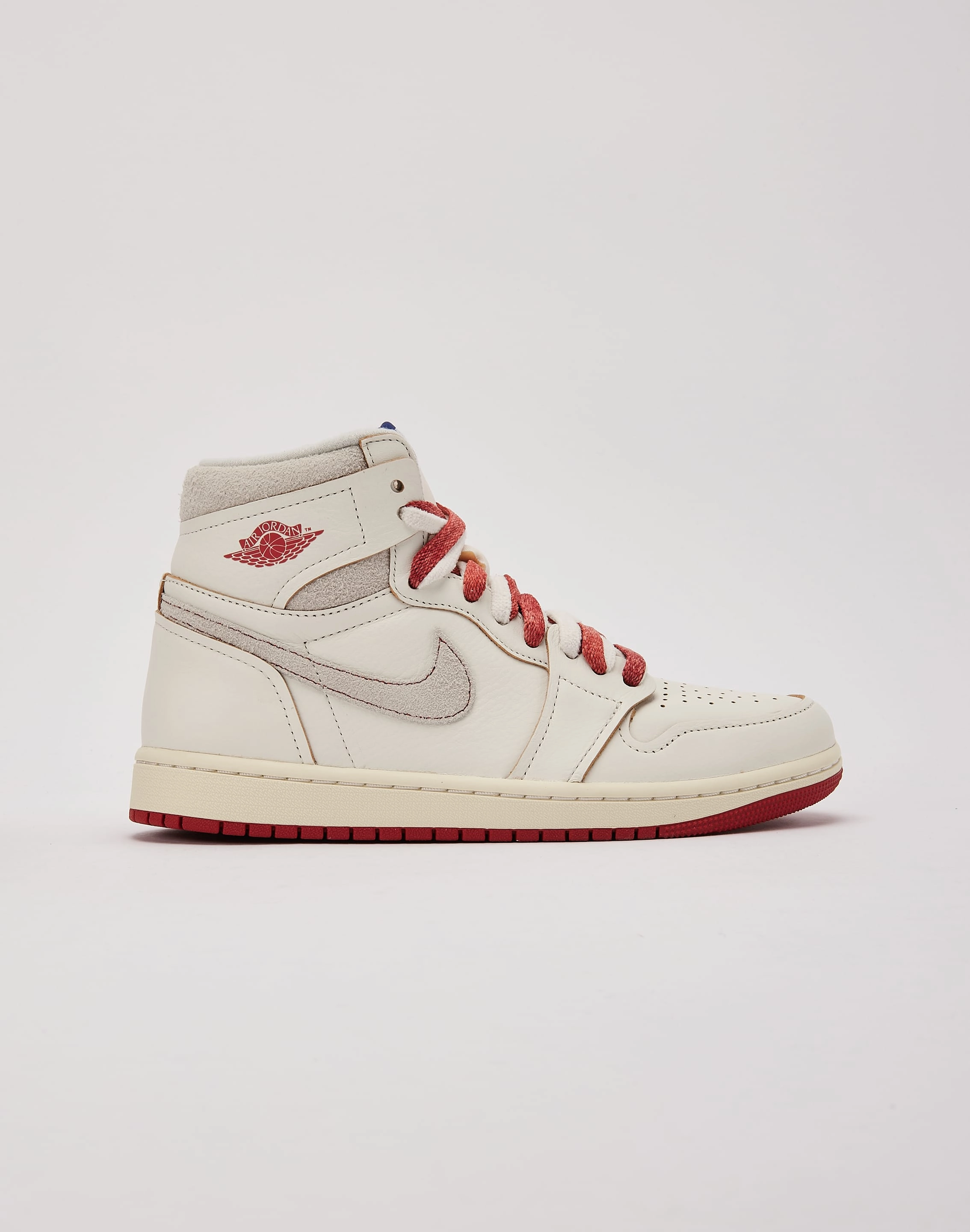 Fashion photography Jordan Air Jordan 1 Retro High OG 'Cinnabar' Runway fashion