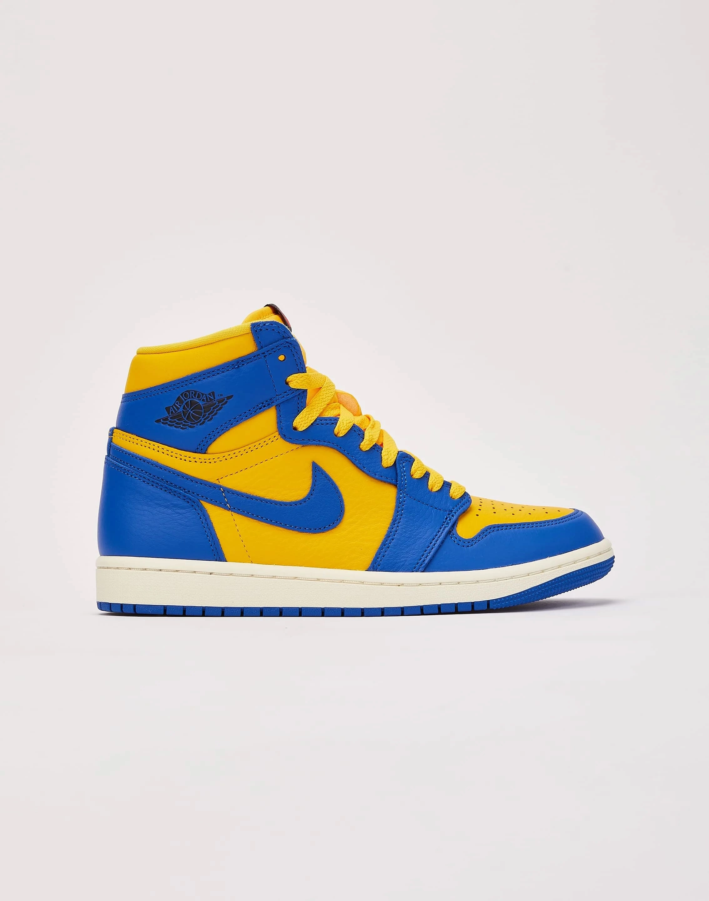 Everyday wear Jordan Air Jordan 1 Retro High OG 'Game Royal and Varsity Maize' Wool - sourced fashion