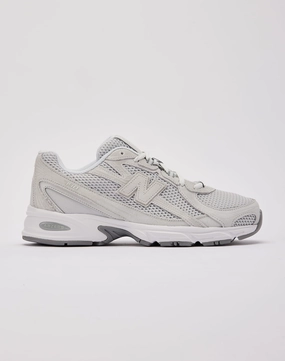 Fashion rental New Balance 740 Fashion lookbook