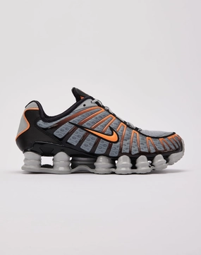 Fashion sizes Nike Shox TL Outerwear options