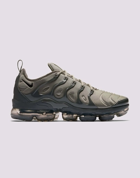 High - end fashion Nike Air VaporMax Plus Military - inspired fashion