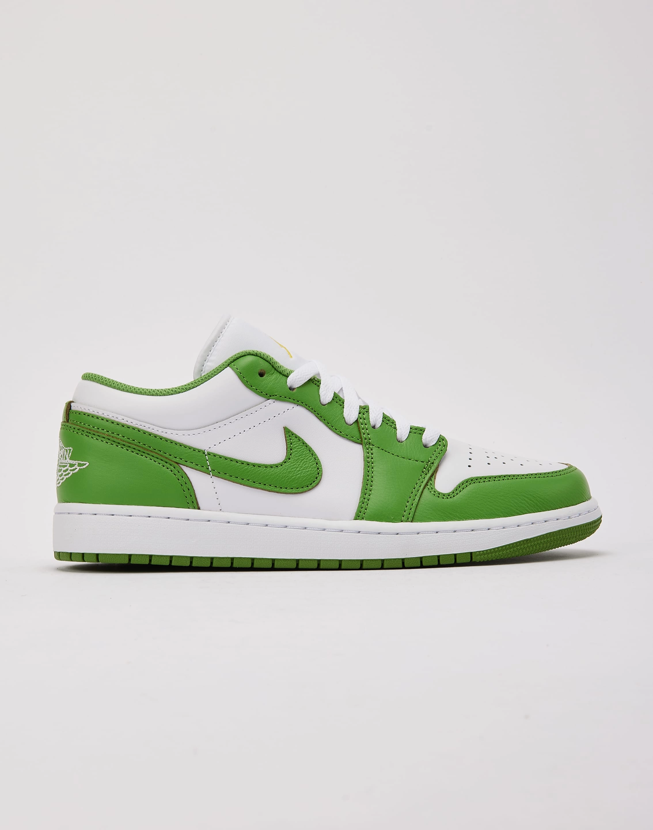 Jordan Air Jordan 1 Low SE Designer fashion items Fashion trends by region