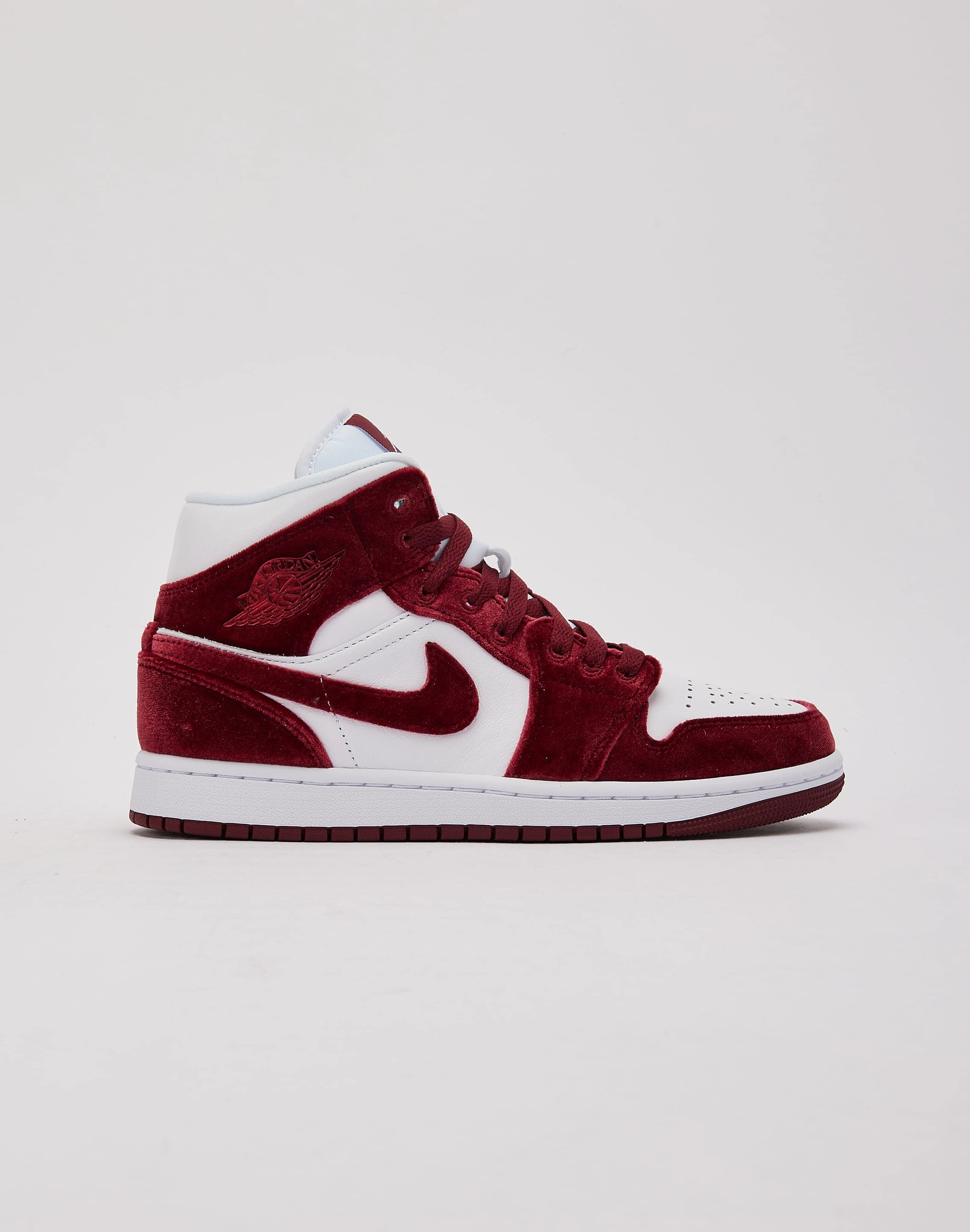 Jordan Air Jordan 1 Mid SE Luxury fashion items Formal wear selections