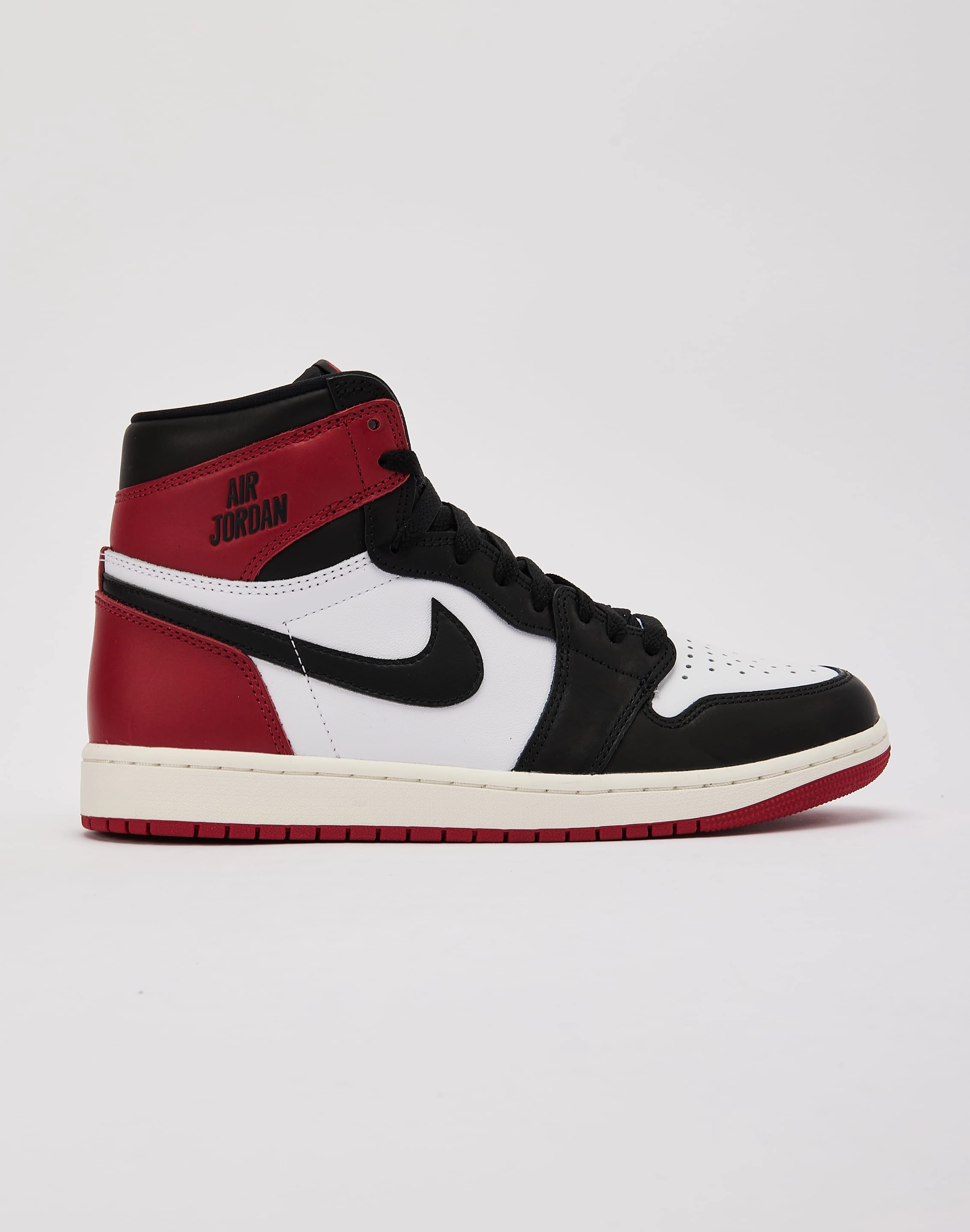 Jordan Air Jordan 1 Retro High OG 'Black Toe Reimagined' Clothing and accessories Fashion care (washing, ironing, etc.)