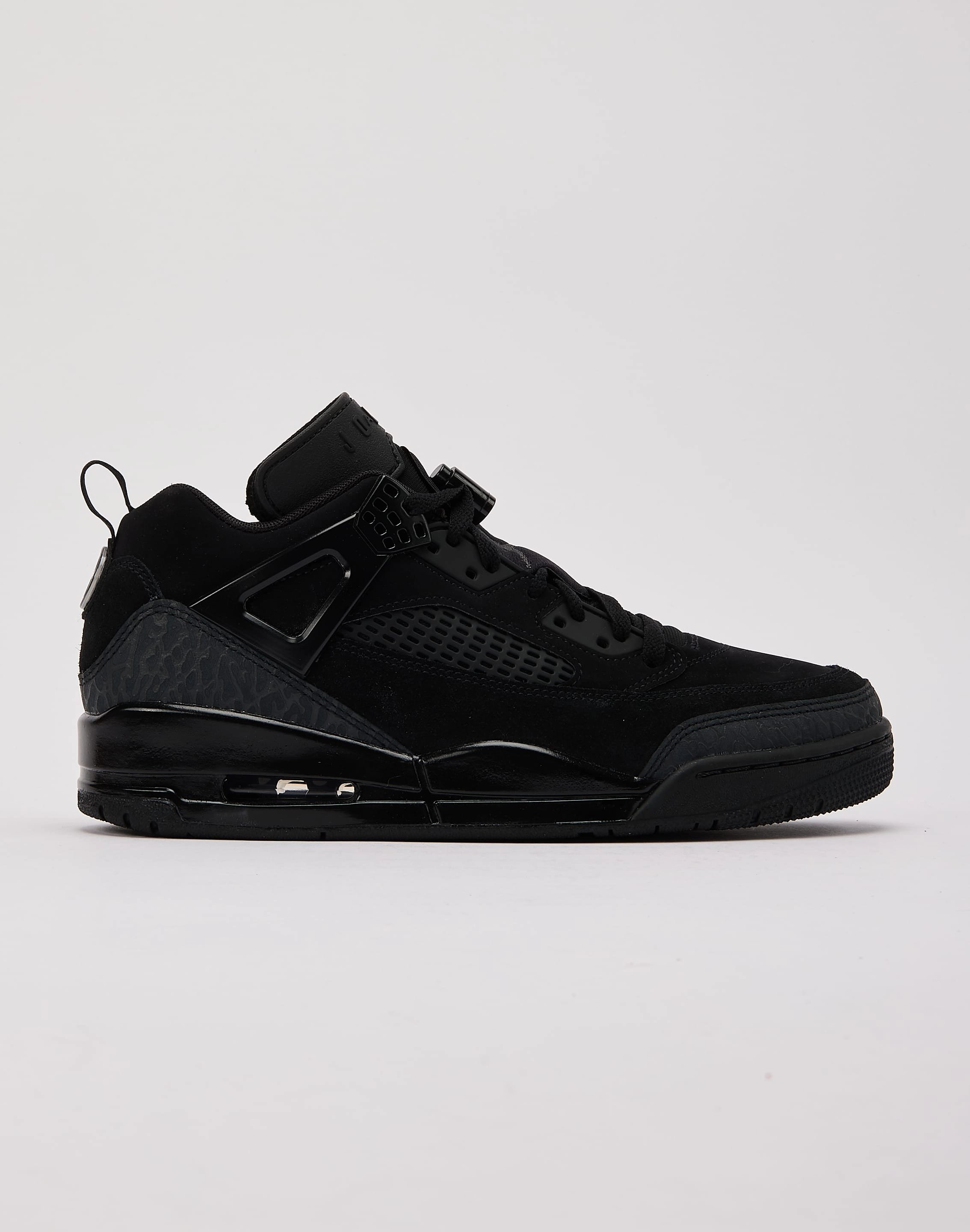 Jordan Spizike Low Recycled fashion materials Fashion storage (wardrobes, hangers, etc.)