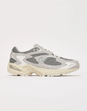 Military - inspired fashion New Balance 725v1 Evening wear