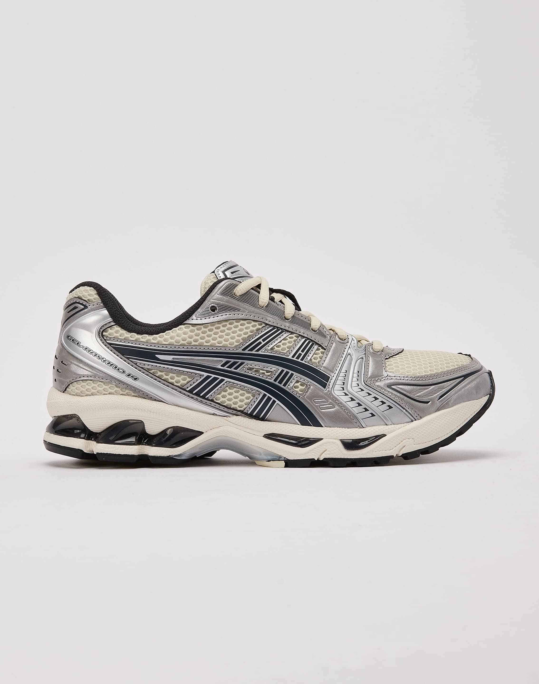 Minimalist fashion Asics GEL-KAYANO 14 Fashion for all body types