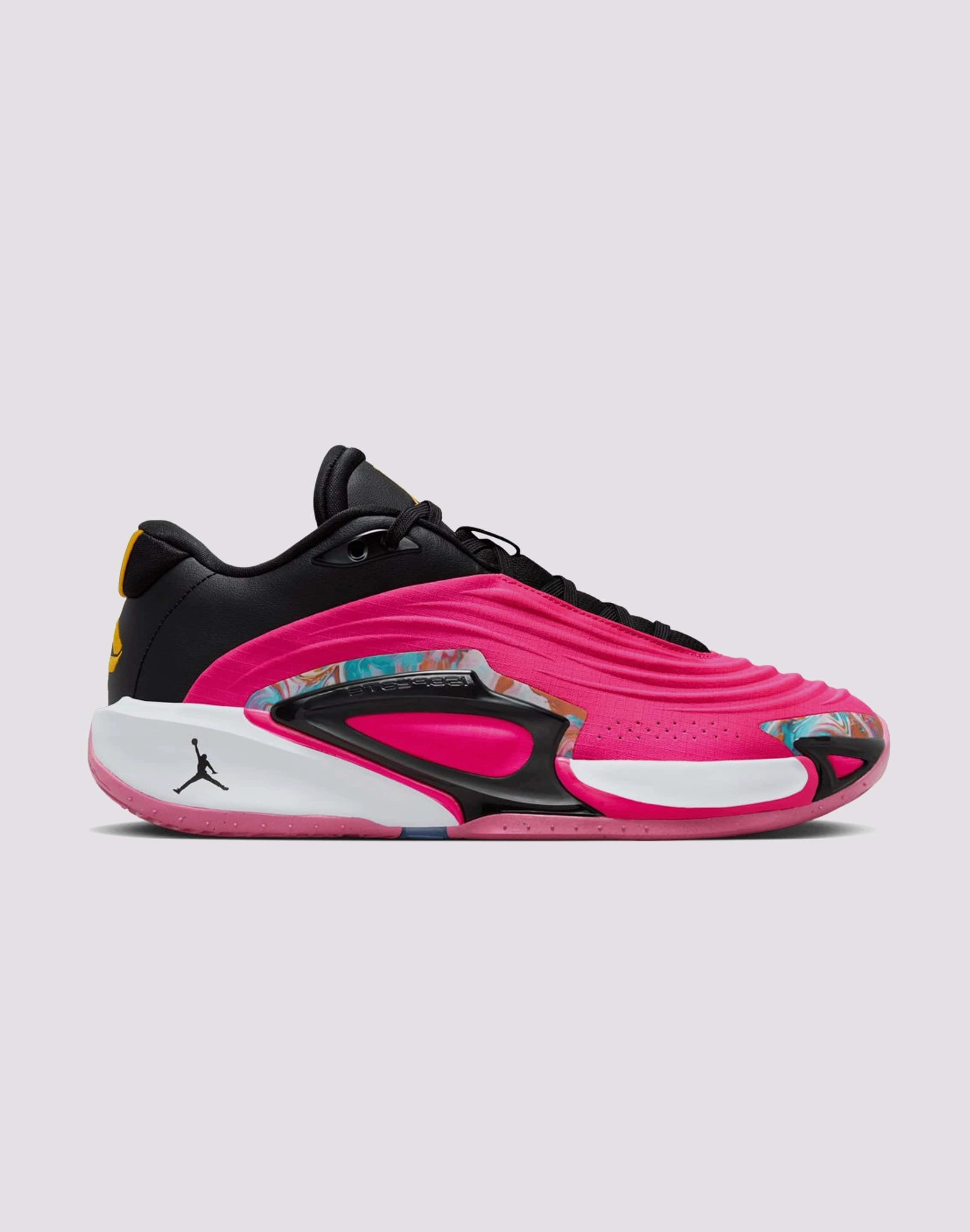 Minimalist fashion Jordan Luka 3 Upcycled fashion