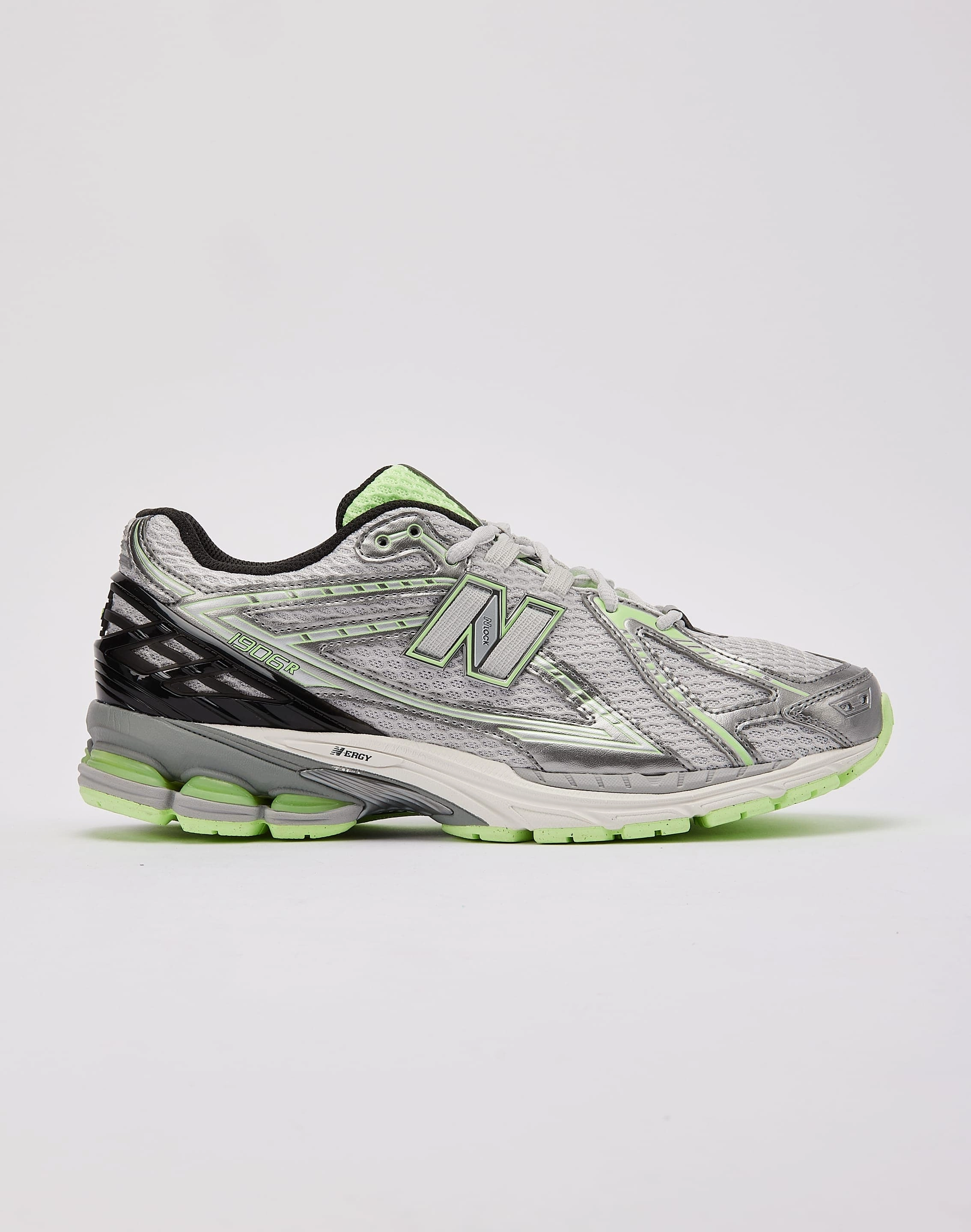 Minimalist fashion New Balance 1906R Comfortable apparel