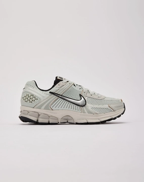 Minimalist fashion Nike Zoom Vomero 5 Seasonal wear