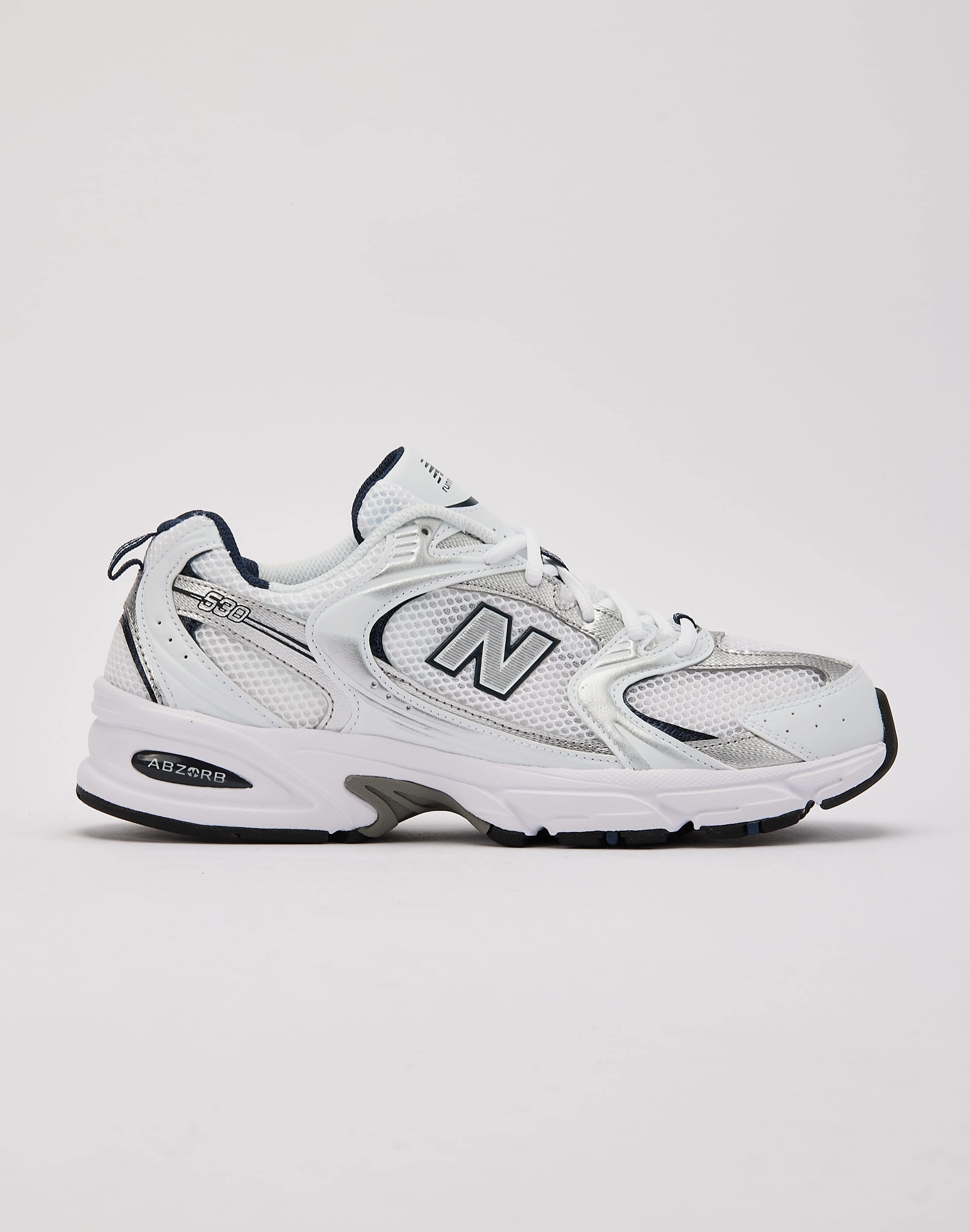 New Balance 530 Recycled fashion materials Fashion influencers' recommendations