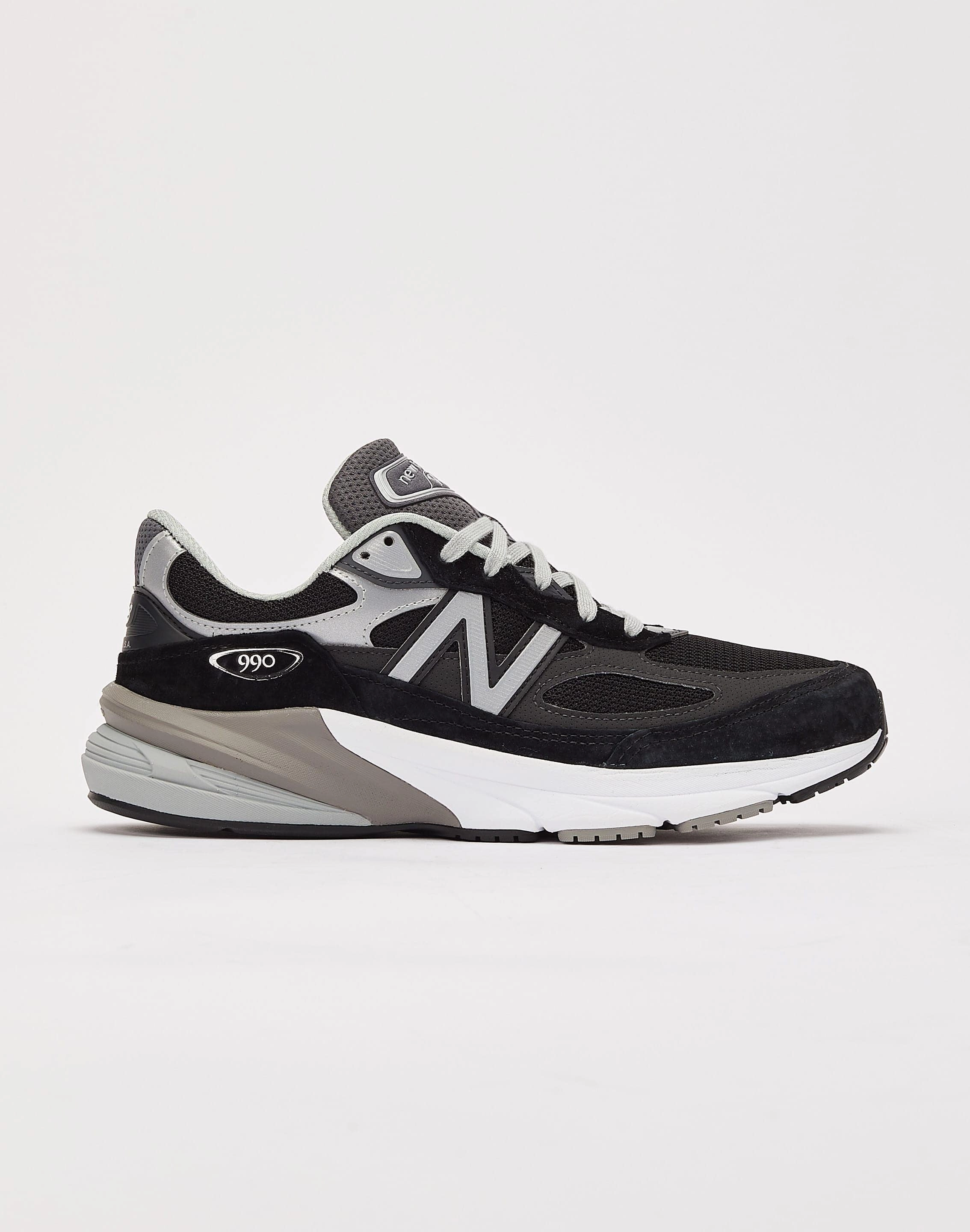 New Balance 990v6 Wardrobe staples Fashionable options