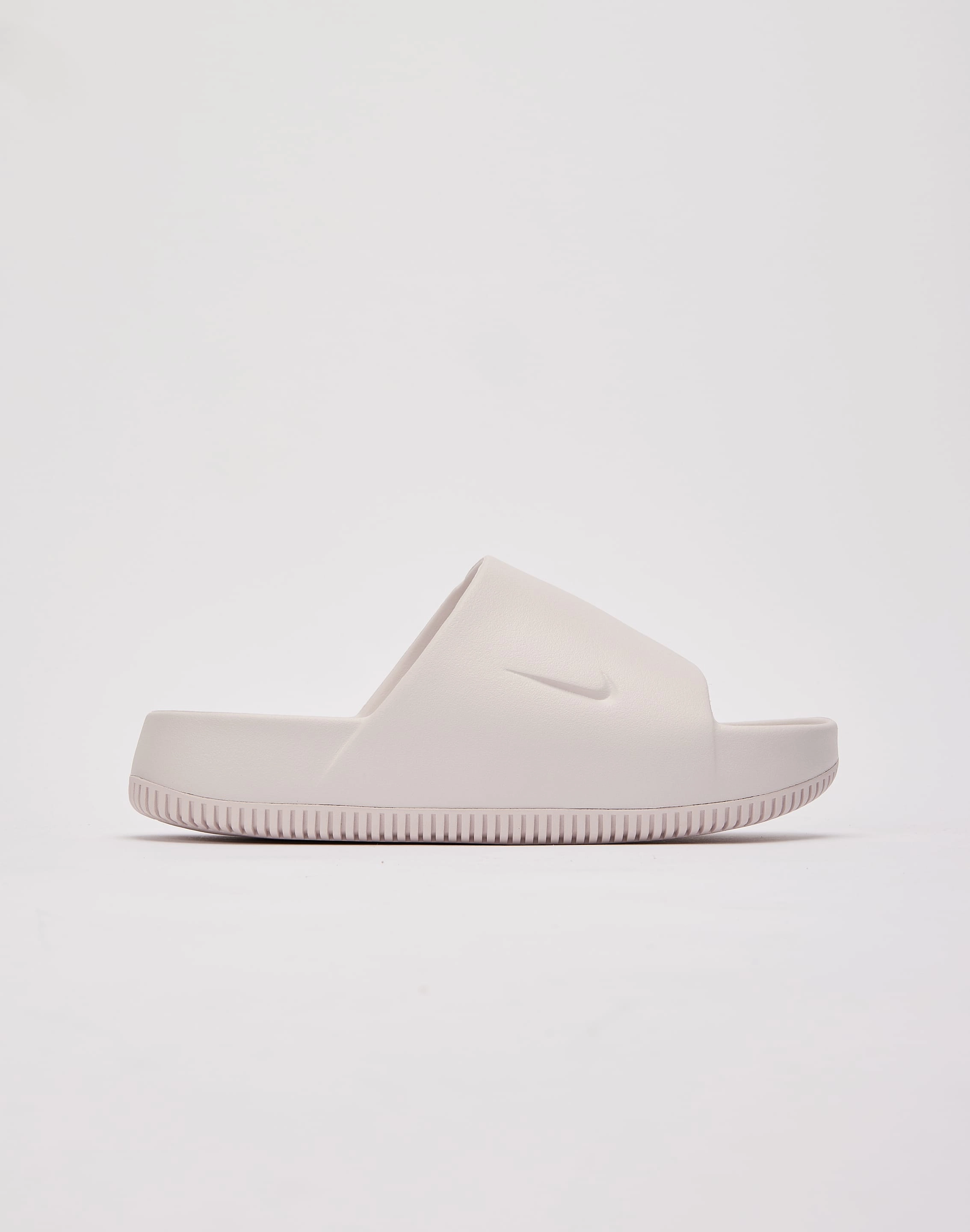 Fashionable goods Nike Calm Slides Fashion culture