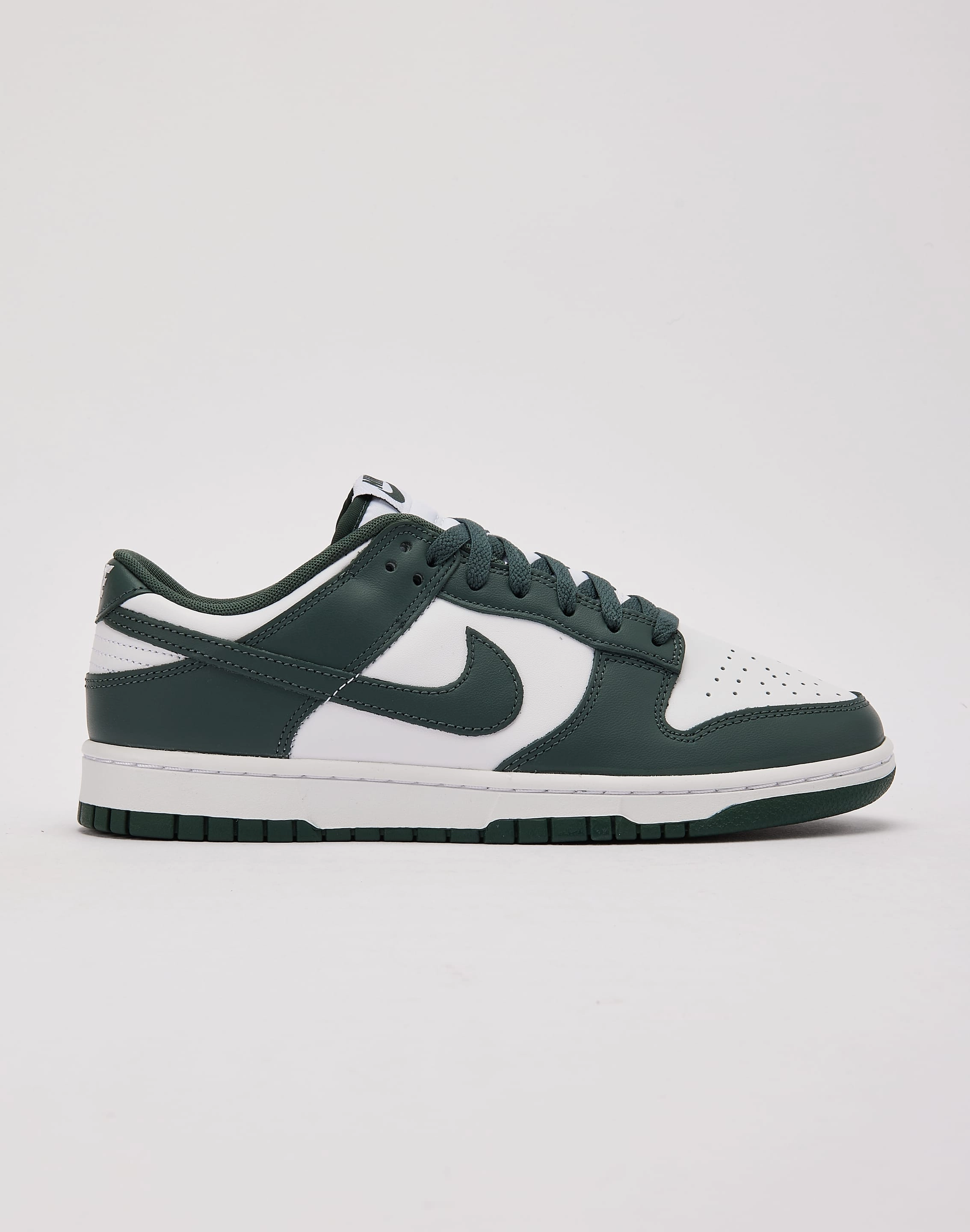 Nike Dunk Low Comfortable apparel Trendy gear