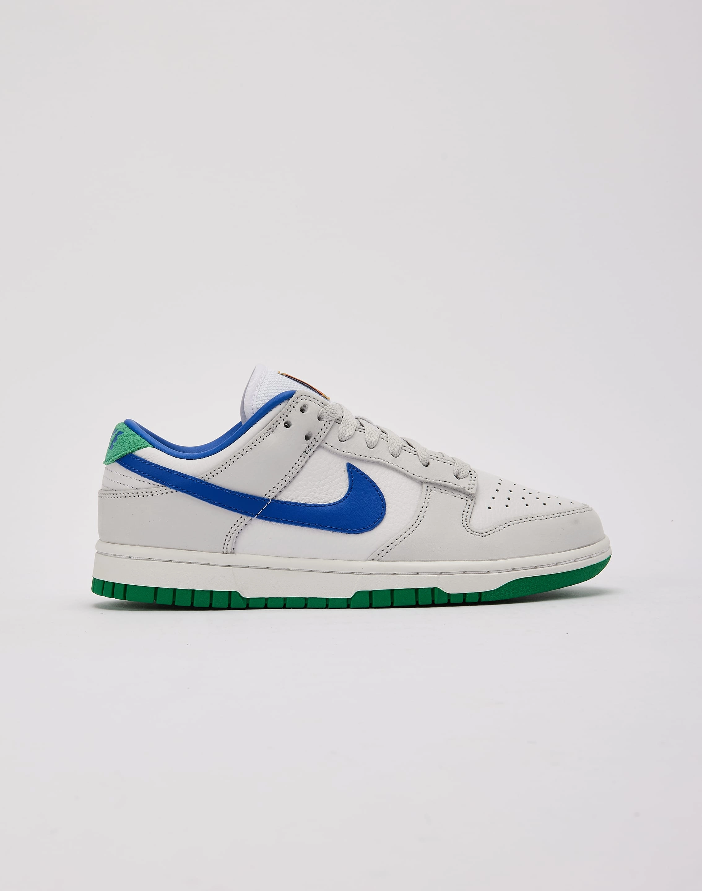 Nike Dunk Low Seasonal wear Designer fashion items