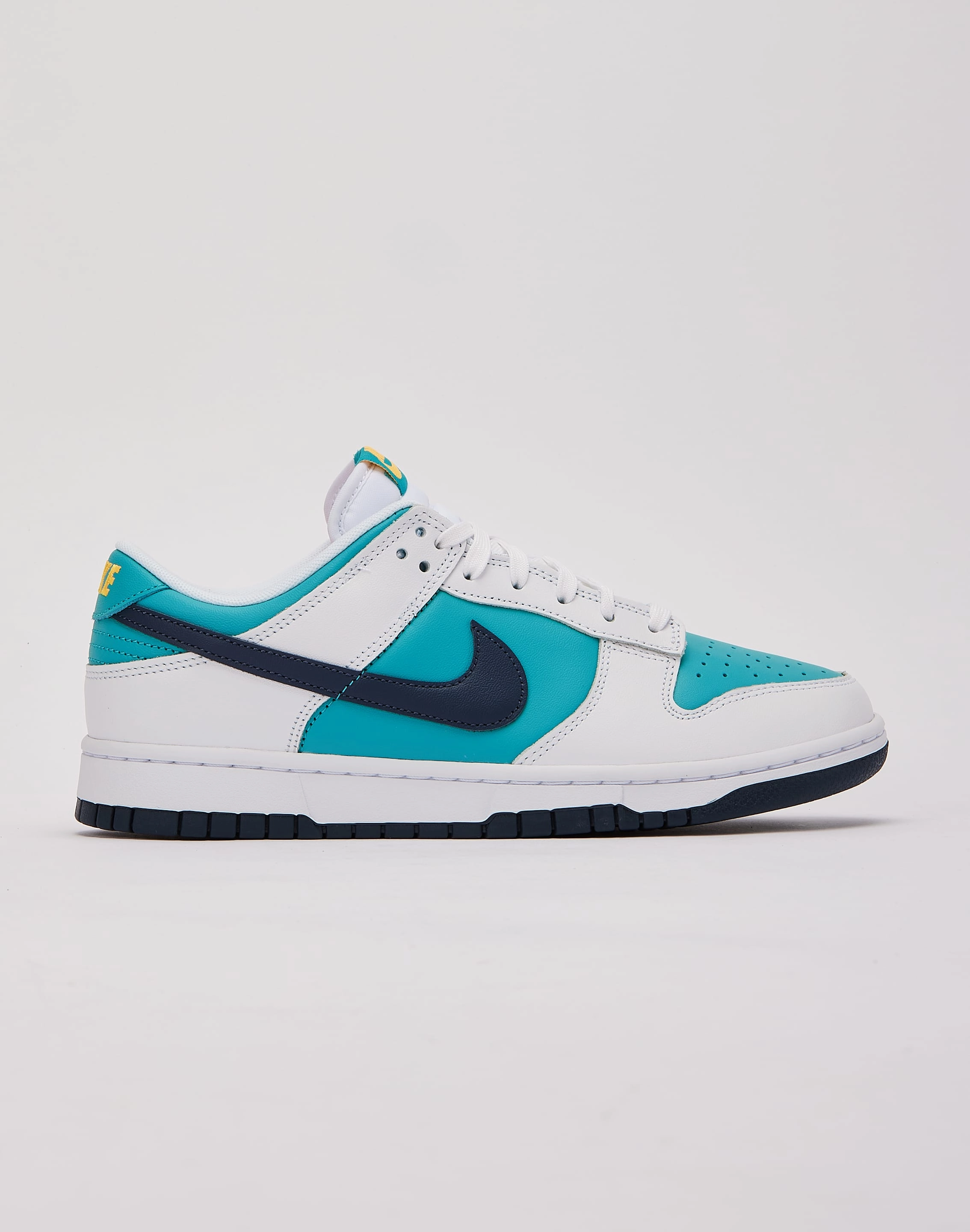 Nike Dunk Low Recycled fashion materials Fashion boutiques