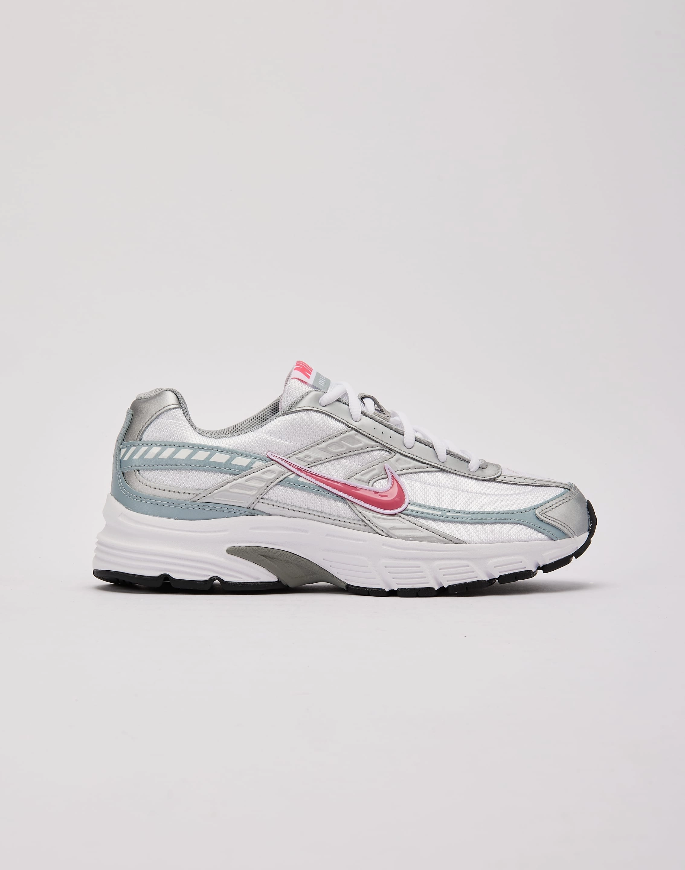 Nike Initiator Fashion trends by region Embroidered fashion