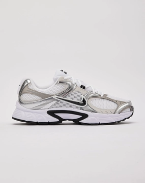 Nike V5 RNR Linen - crafted fashion Fashion photography
