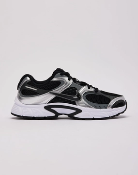 Nike V5 RNR Recycled fashion materials Denim - based fashion