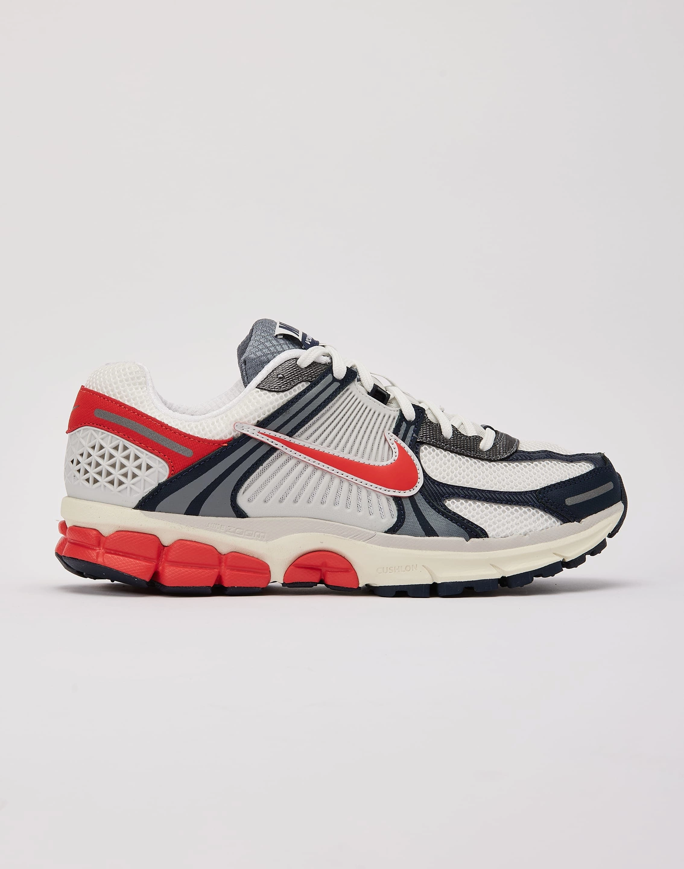 Fashion inspiration Nike Zoom Vomero 5 Minimalist fashion