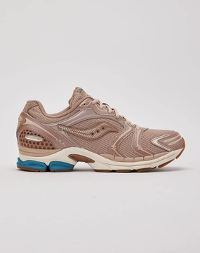 Preppy style items Saucony ProGrid Triumph 4 Fashion boutiques