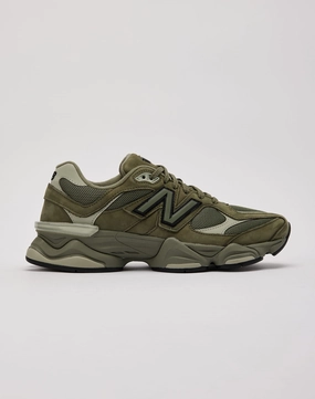 Retro fashion finds New Balance 9060 Fashion must - haves