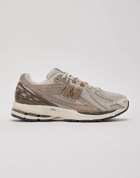 Smart casual wear New Balance 1906R Fashion trends